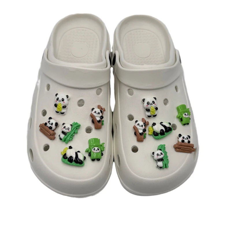 2024 Cartoon Panda Bamboo Hole Shoes Accessories Children Slippers Decoration Buckle Hole Shoes Flower Girl Джибитсы Украшения